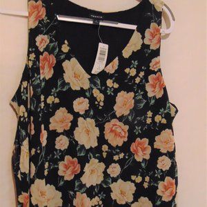 Floral print sleeveless blouse